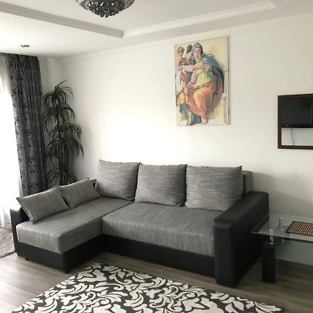Fine Apartment Jelgava Eksteriør billede