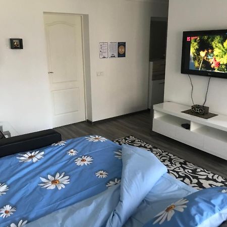 Fine Apartment Jelgava Eksteriør billede