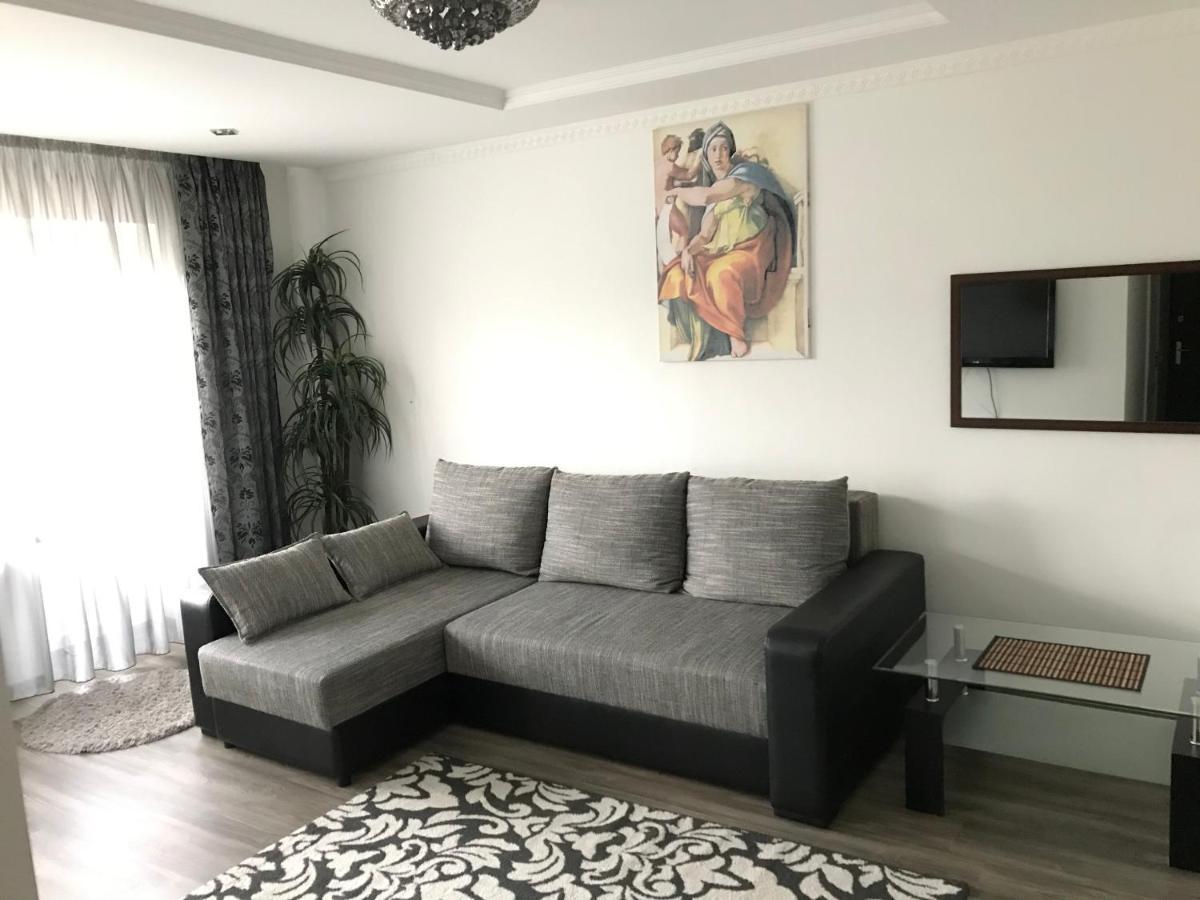 Fine Apartment Jelgava Eksteriør billede