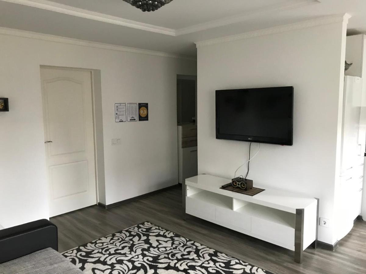 Fine Apartment Jelgava Eksteriør billede